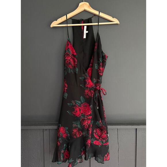 Lovers + Friends Gigi Wrap Dress in Rosebud Size Small - Picture 5 of 11